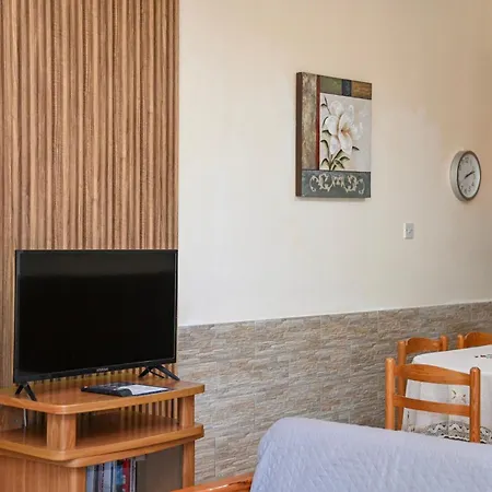 Kritos Apartments-one Bedroom بيت ضيافة 3*